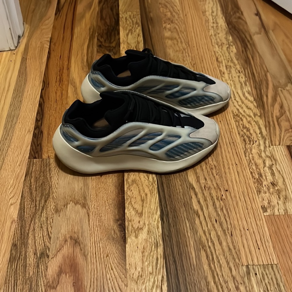 Marks No Sole Inside But Good Condition Great Sneakers/A View 3